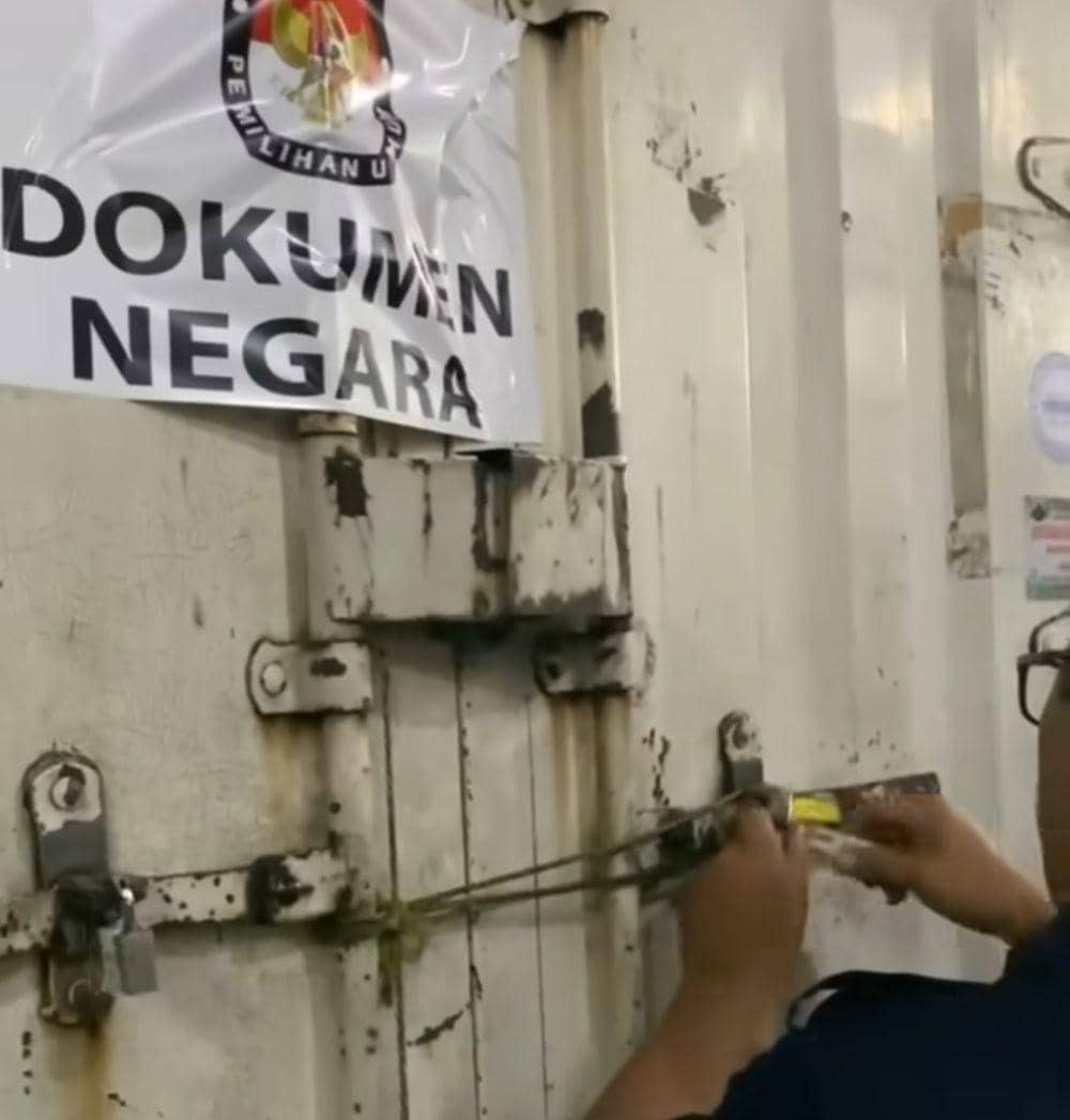 Penyaluran logistik surat suara pilkada Sumsel (Dok: KPU Sumsel)