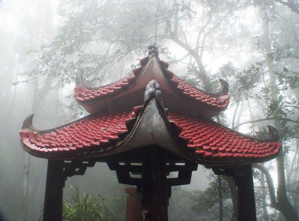 Taman Nasional Ba Vi (https://ban.wikipedia.org)
