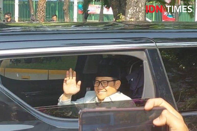 Ketua Umum Partai Kebangkitan Bangsa (PKB), Muhaimin Iskandar ketika tiba di kantor Kemhan, 17 Oktober 2024. (IDN Times/Santi Dewi)
