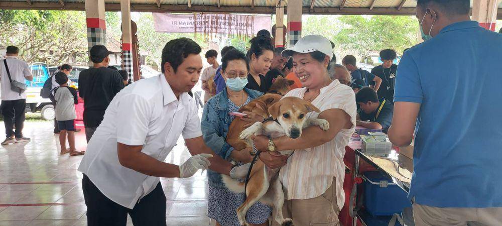 Distan Tabanan Fokus Vaksinasi Rabies Dibanding Eliminasi