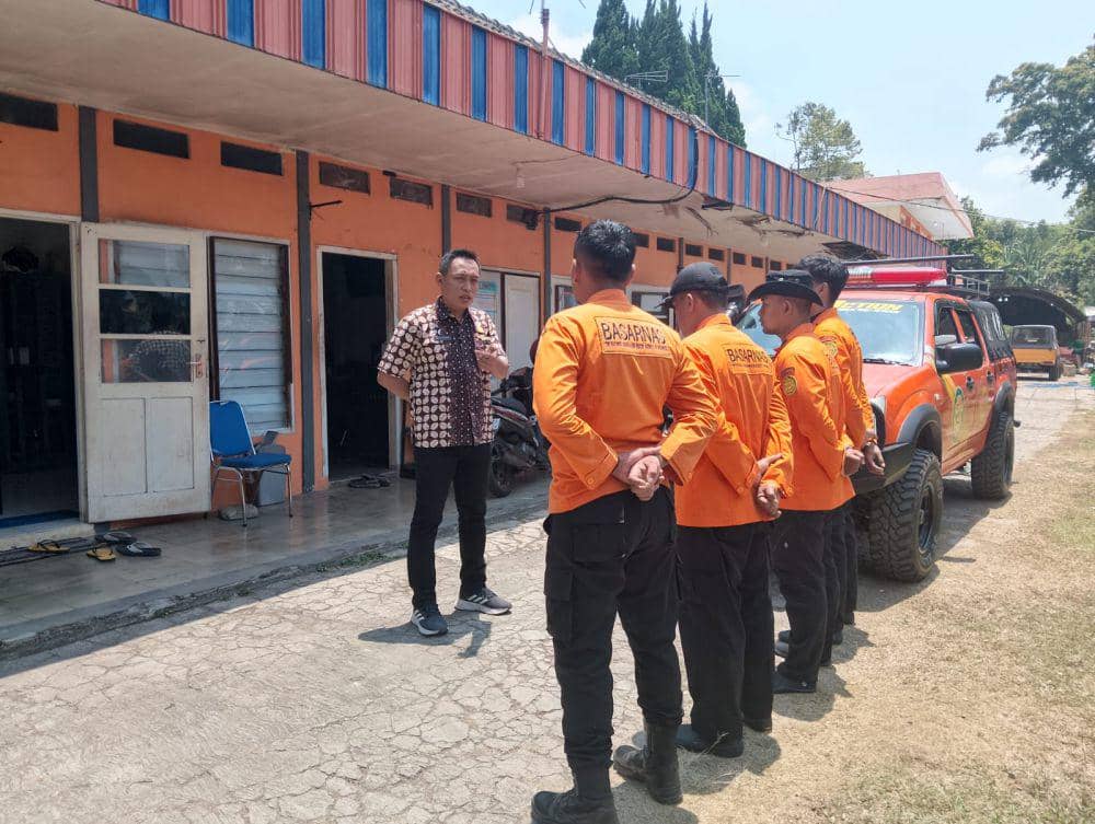 Pencarian korban hilang di Pantai Watu Lepek Malang. (IDN Times/Istimewa)