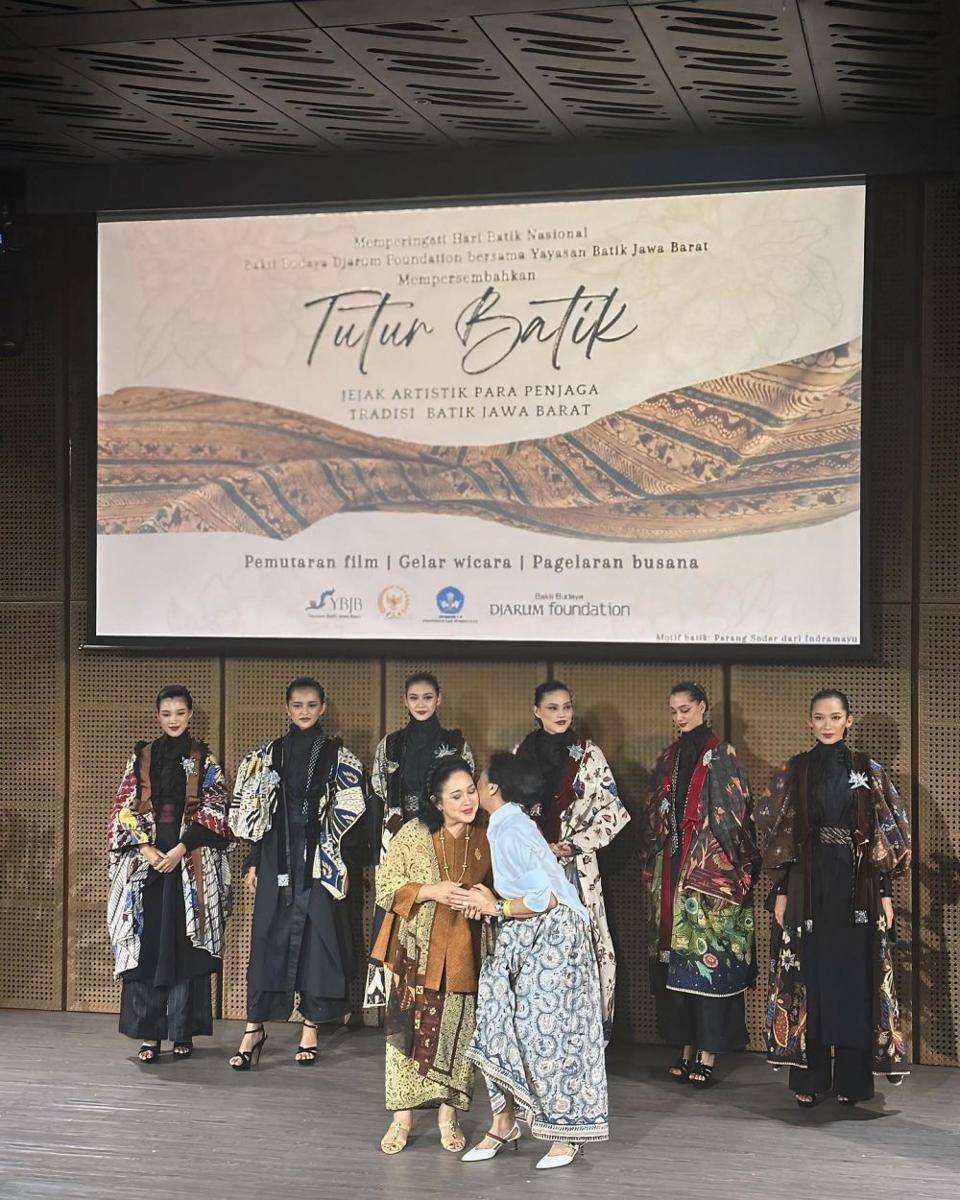 Gaya Etnik Tokoh Publik di Acara Tutur Batik (instagram.com/bebytsabina)