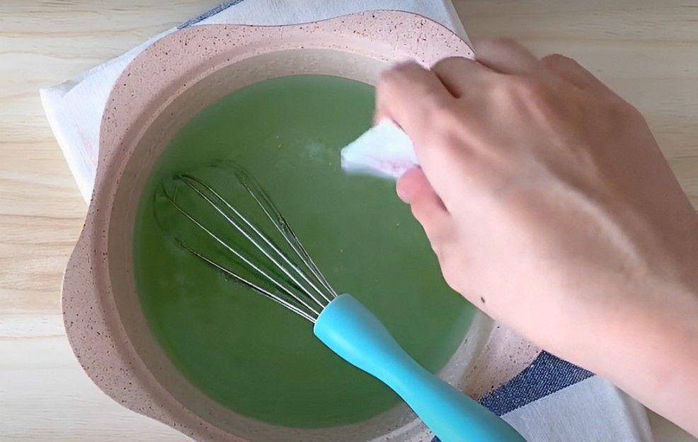 Ilustrasi membuat es jelly pandan (YouTube.com/Fun Cooking with Yackikuka)