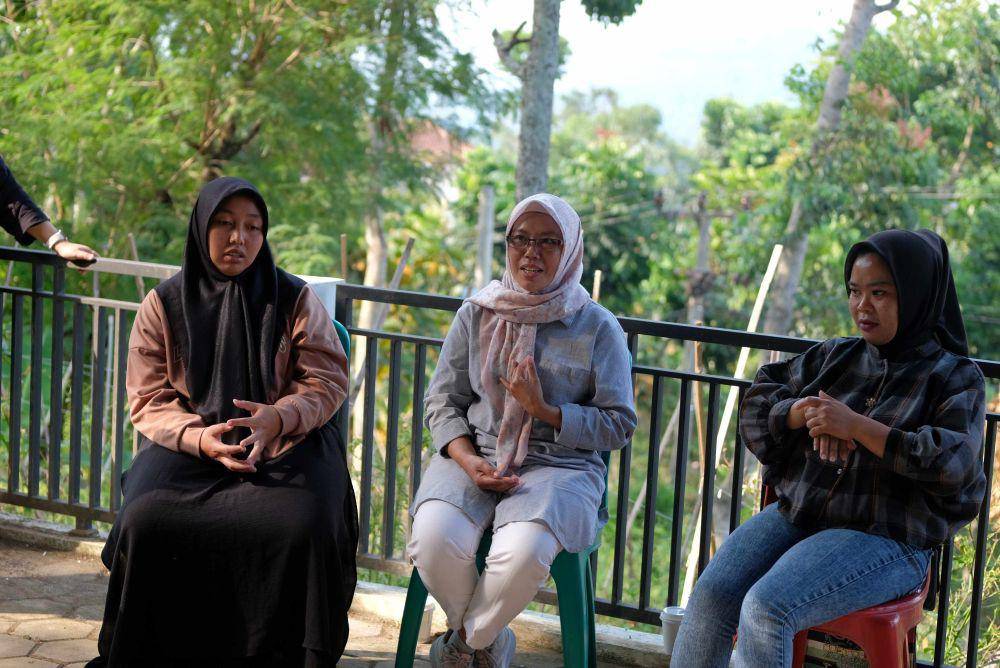 Para penerima manfaat BENTANI dari Yayasan Mercy Corps Indonesia dan Starbucks Indonesia (Dokumentasi Starbucks Indonesia)