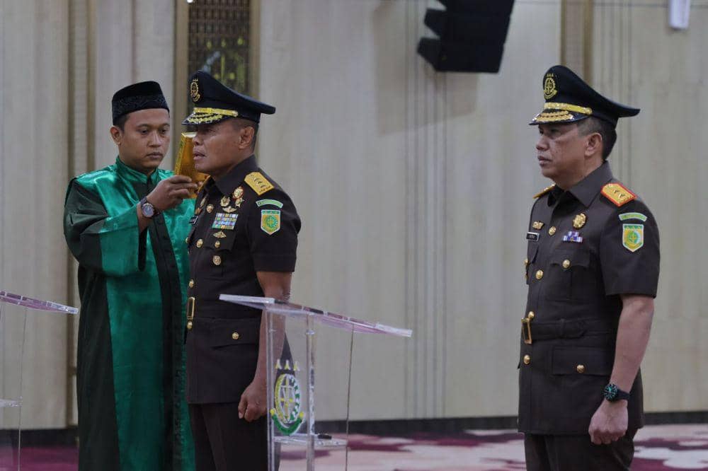 Jaksa Agung ST Burhanuddin lantik Kajati DKJ Patris Yusrian Jaya (Dok: Kejagung RI)