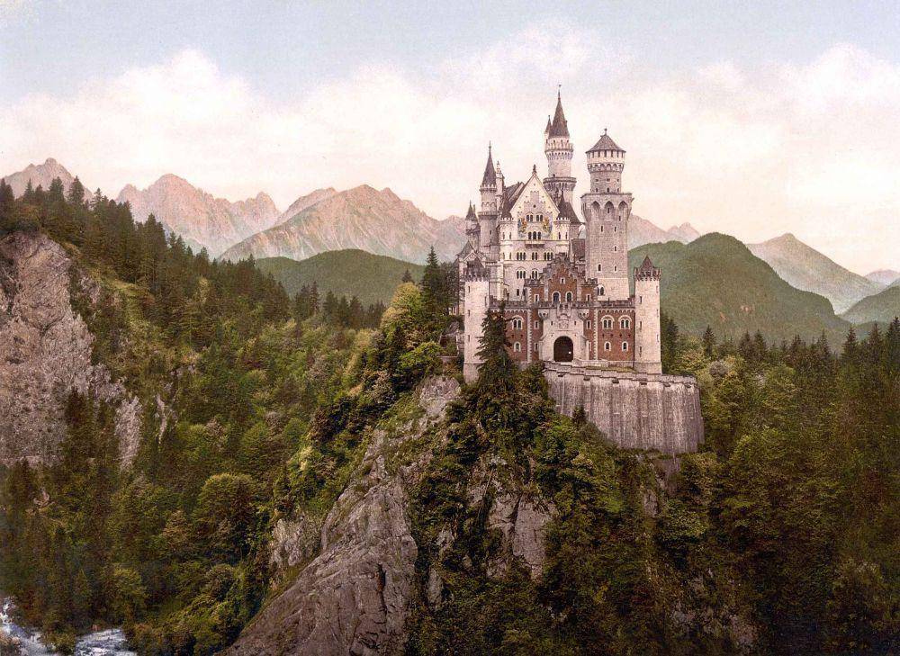 Kastel Neuschwanstein (https://id.wikipedia.org/wiki/Kastel_Neuschwanstein)
