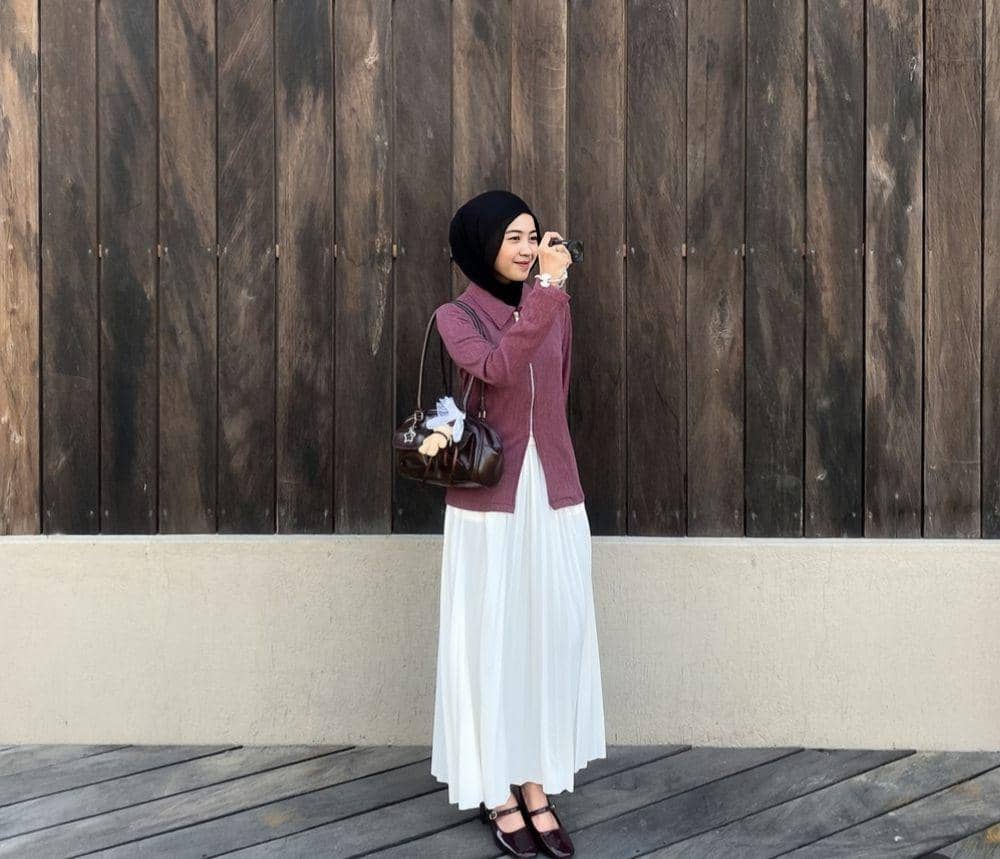 OOTD kencan hijab memakai rok (instagram.com/mgharsty)