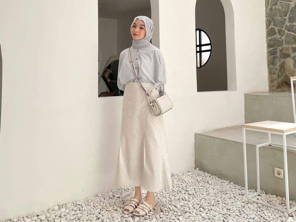 OOTD kencan hijab memakai rok (instagram.com/oxaafs)