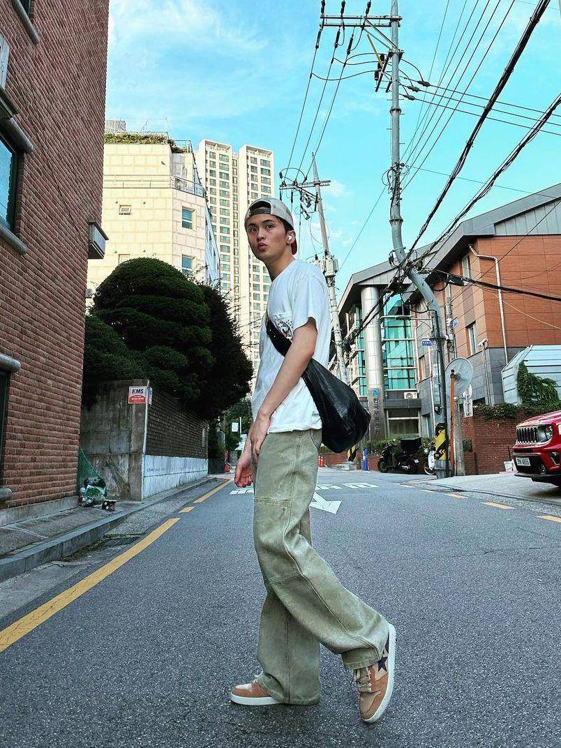 potret Mark NCT (instagram.com/onyourm__ark)