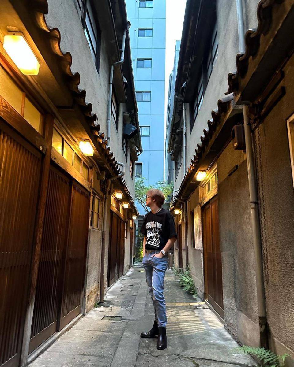 Ide Outfit dengan Celana Jeans ala Haechan NCT (instagram.com/haechanahceah)