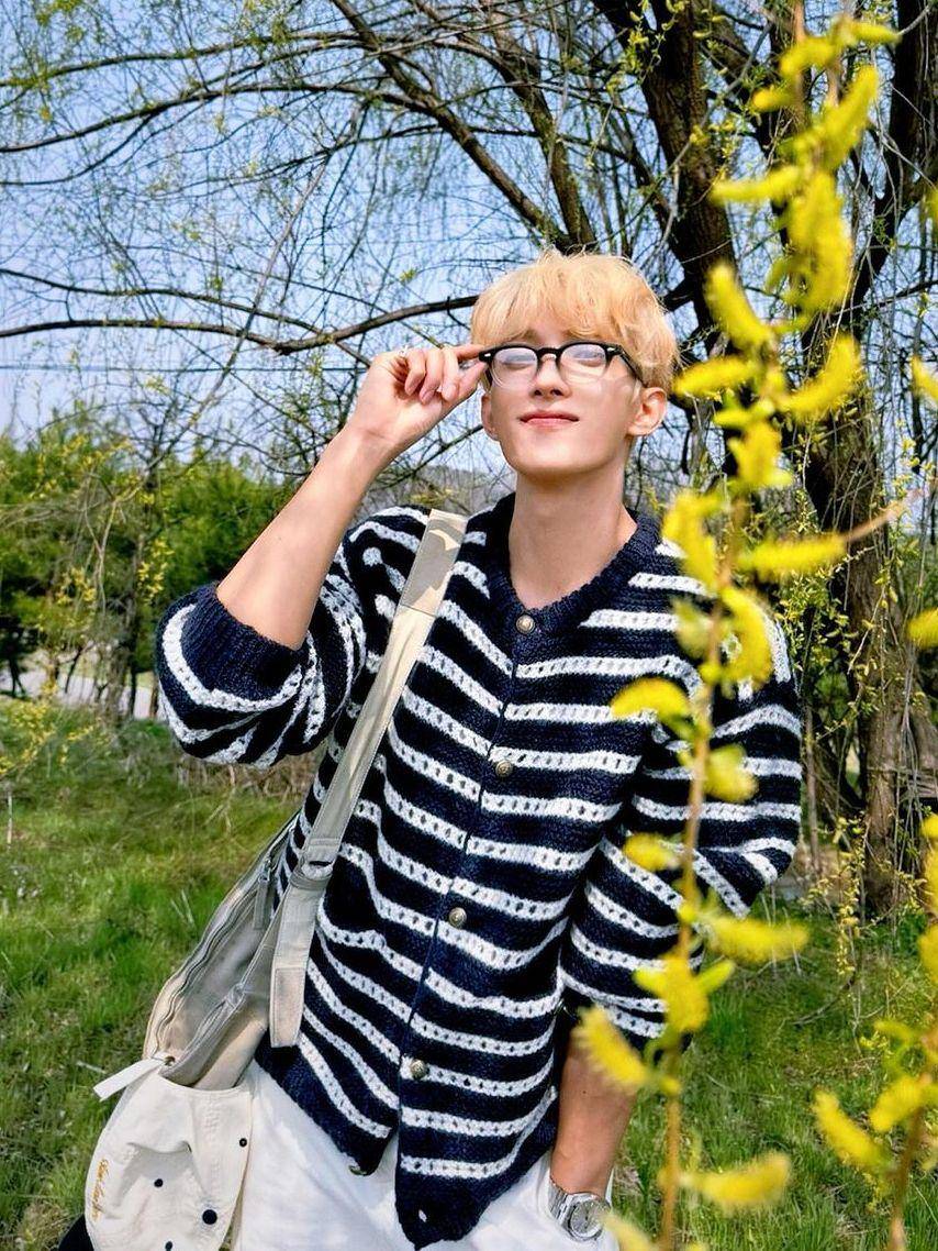 potret DK SEVENTEEN (instagram.com/dk_is_dokyeom)