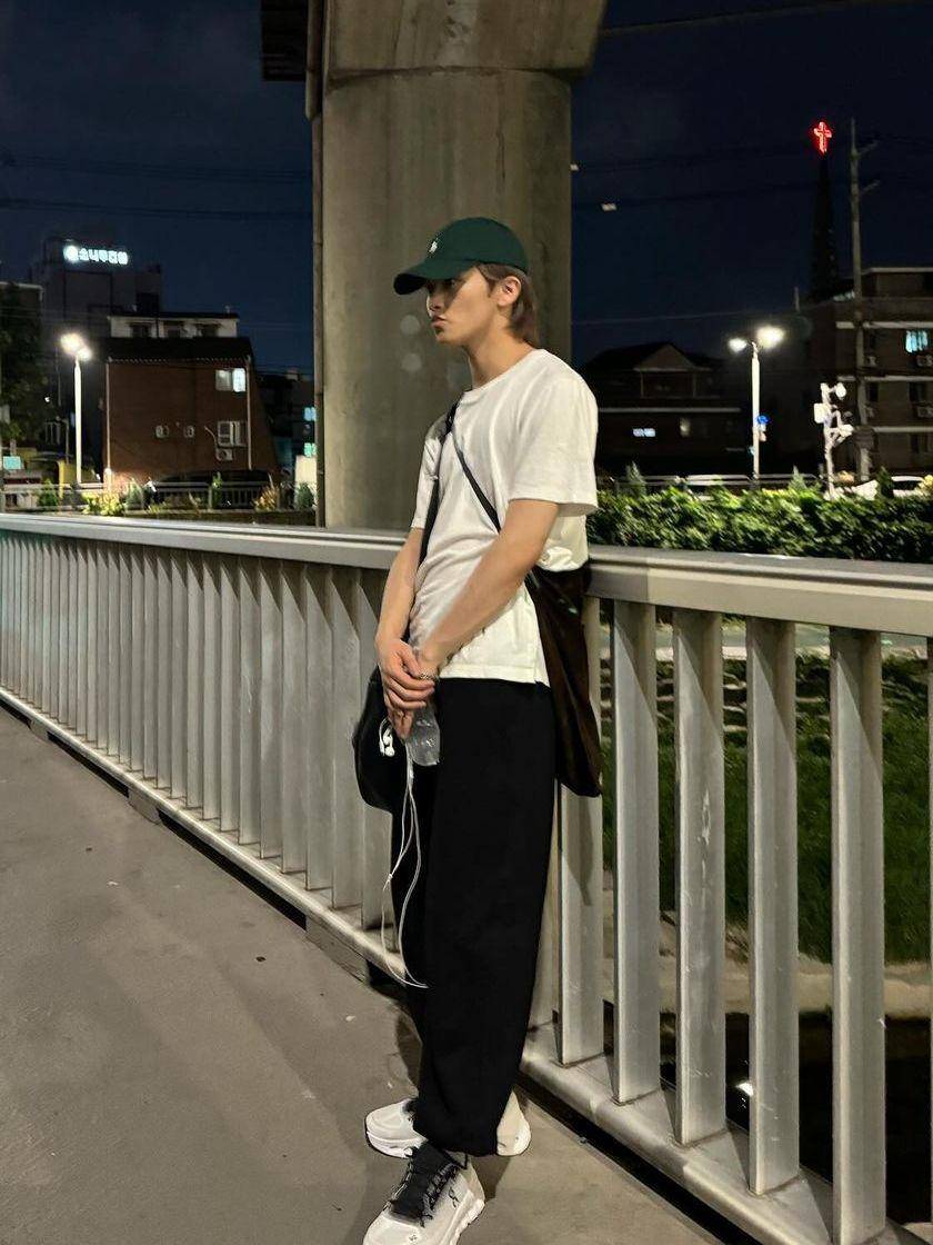 potret Mark NCT (instagram.com/onyourm__ark)