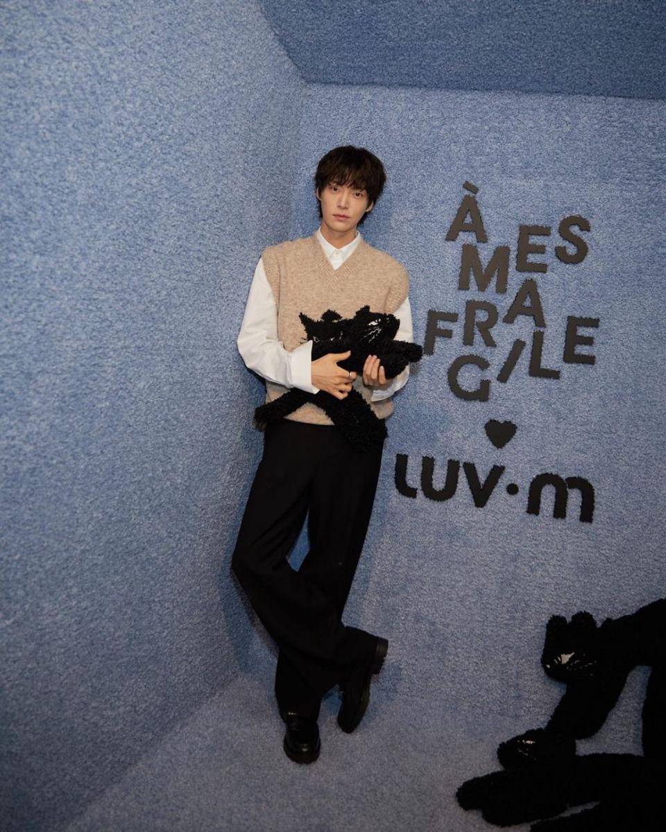 outfit romantis fine dining ala Ahn Jae Hyun (instagram.com/aagbanjh)