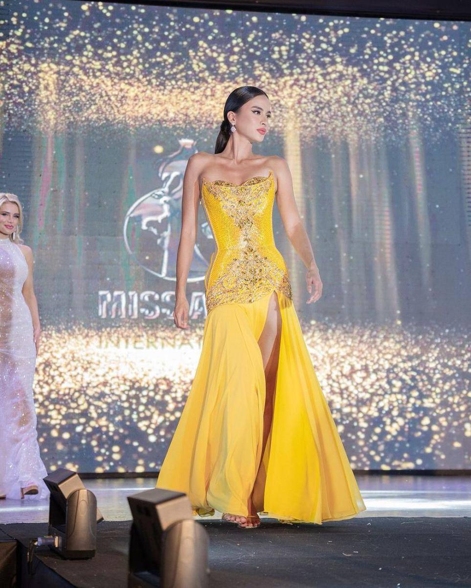 Finalis Miss Aura International 2024 di Preliminary Gaun Malam (Instagram.com/missaurainternational)