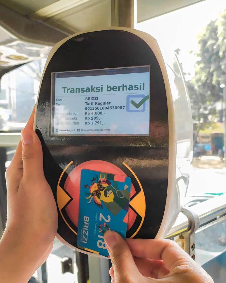 ilustrasi pembayaran Trans Metro Bandung menggunakan e-money (instagram.com/uptangkutankotabandung)
