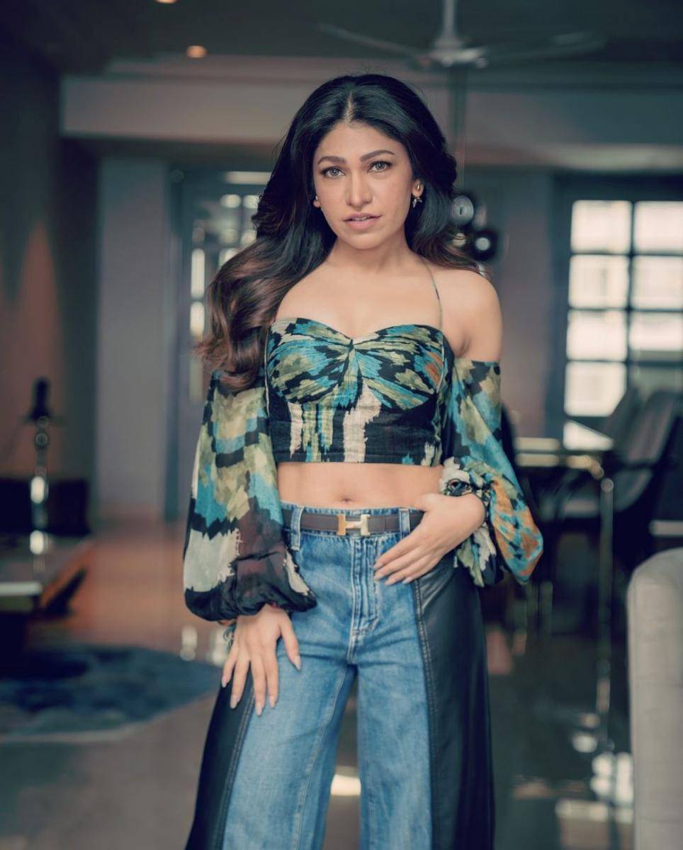 Tulsi Kumar (instagram.com/tulsikumar15)