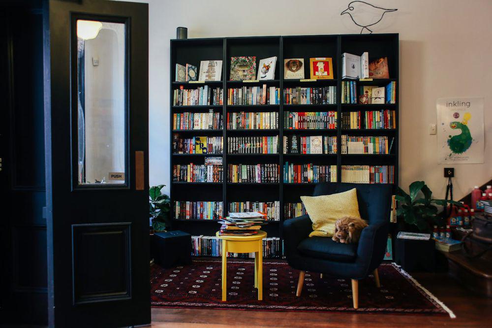 ilustrasi perpustakaan minimalis (pexels.com/Rachel Claire)