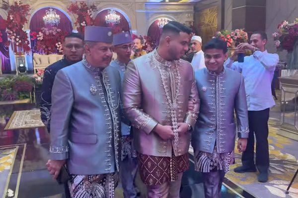 7 Potret Fadil Jaidi di Akad Nikah Yislam Jaidi Sang Kakak