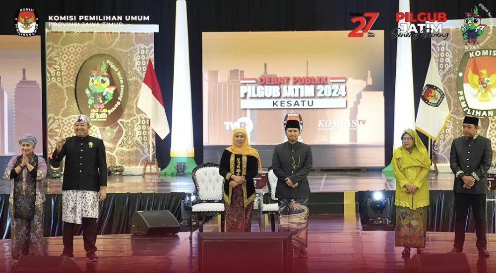 Mengulik OOTD Baju Adat Cagub-Cawagub Jatim di Debat Perdana
