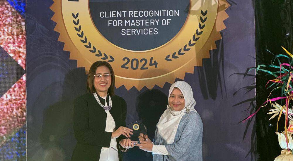 Lia Alizia, salah satu Advokat perempuan terkemuka di Indonesia, menerima penghargaan bergengsi "The Most Recommended Lawyer" di acara In House Counsel Choice 2024 yang diselenggarakan oleh Hukum Online. (Dok. Ms.Lia Aliza)