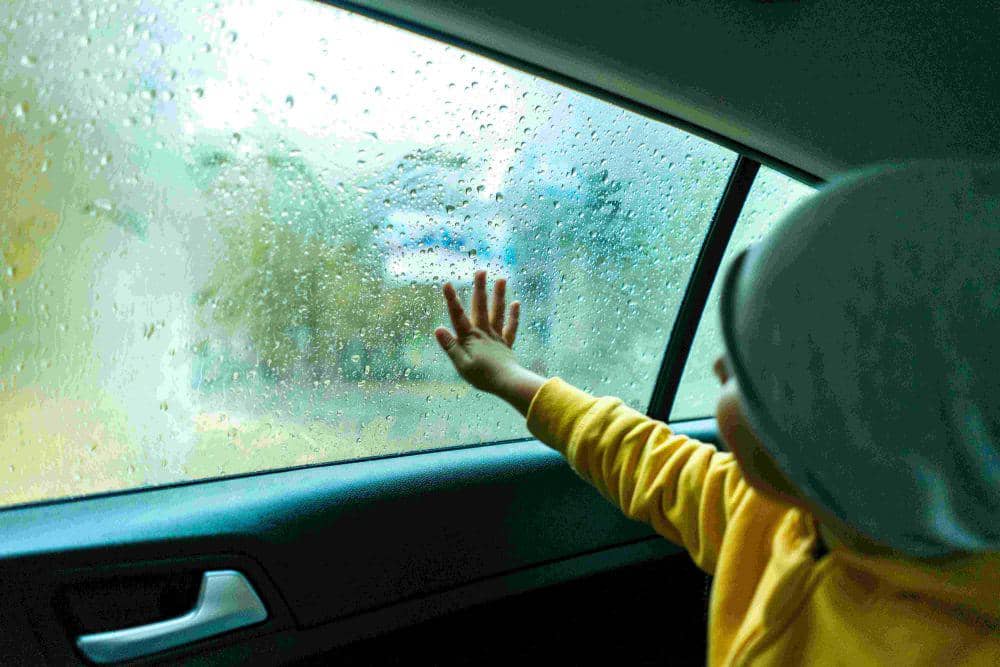 5 Tips Berkendara dengan Anak di Mobil, Utamakan Keamanan!