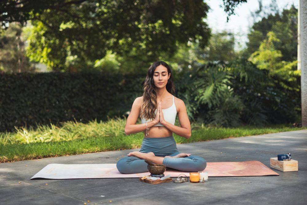 ilustrasi yoga (pexels.com/Los Muertos Crew)