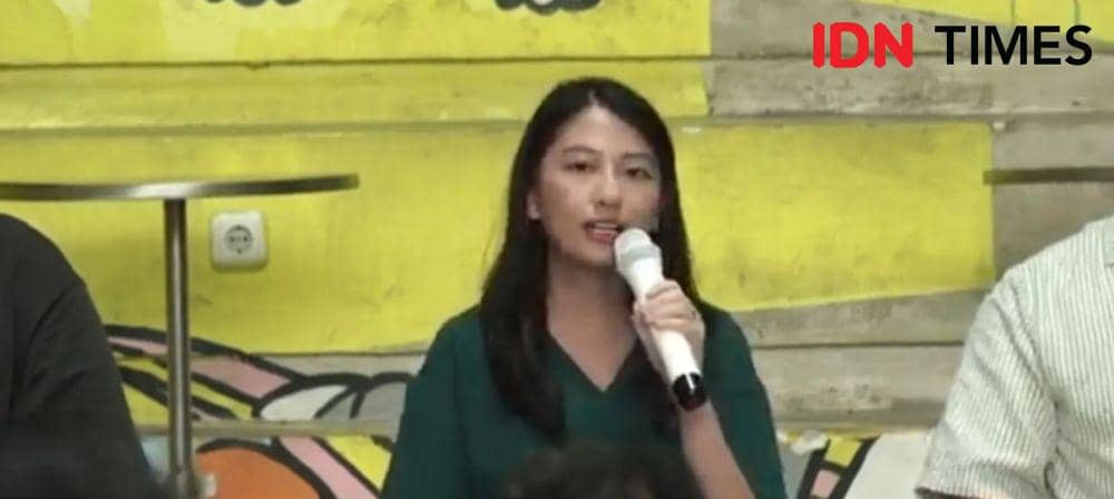 Co founder What Is Up, Indonesia?, Abigail Limuria (tengah). (IDN Times/Santi Dewi)