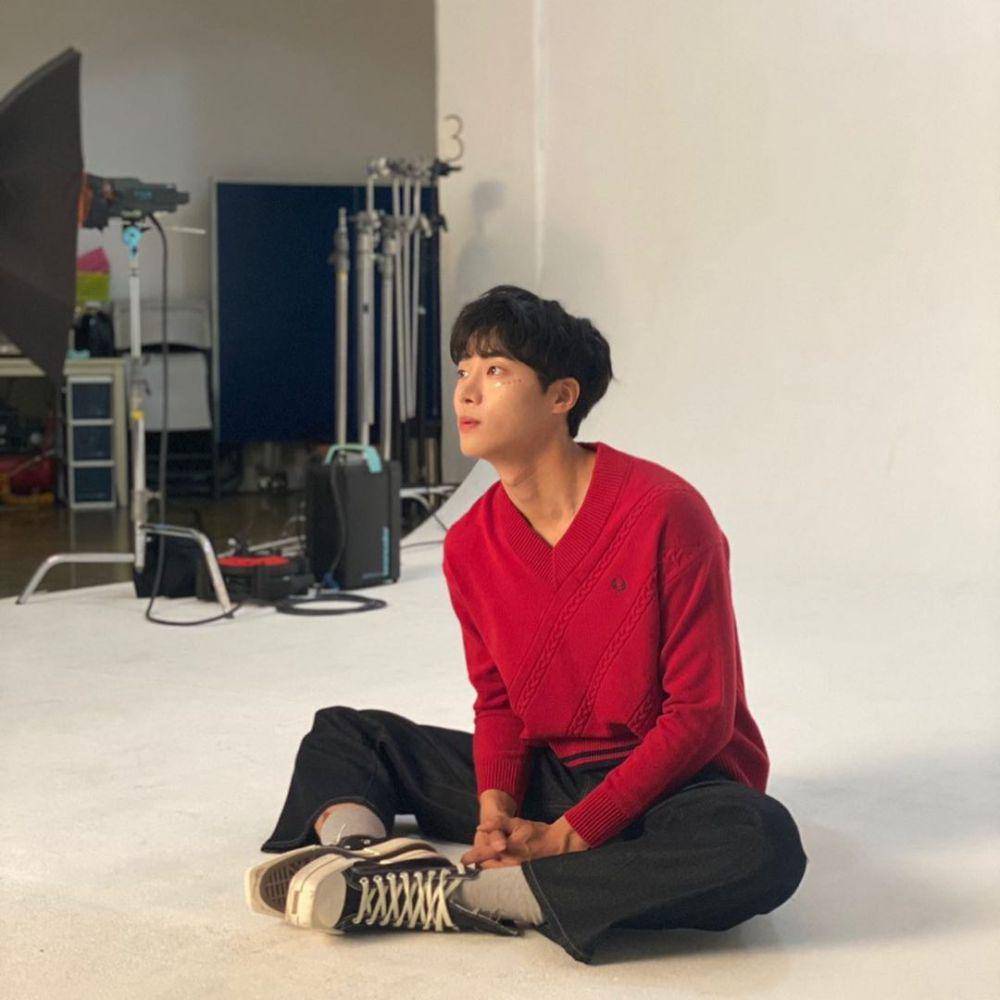 outfit earth tone ala Choo Young Woo (instagram.com/cu.young)