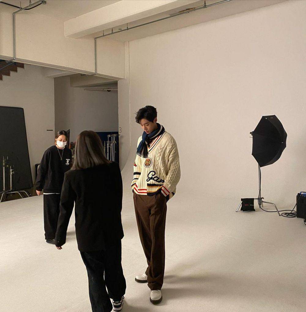 outfit earth tone ala Choo Young Woo (instagram.com/cu.young)