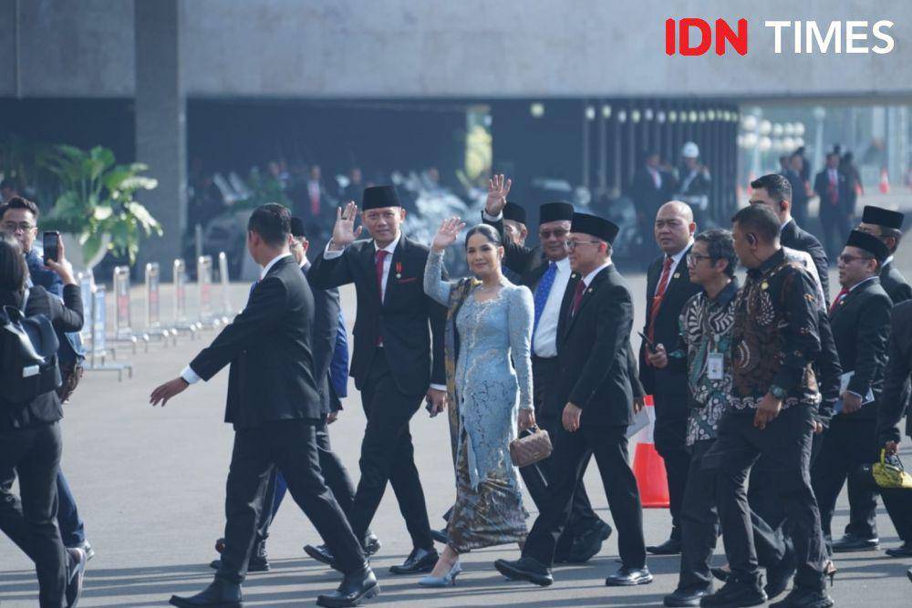 AHY dan istri hadir di Gedung DPR/MPR jelang pelantikan presiden dan wapres terpilih, Prabowo dan Gibran, pada Minggu (20/10/2024). (IDN Times/Fauzan)