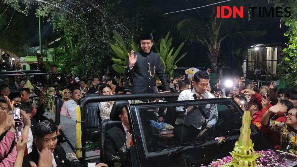 Tiba di Rumah Solo, Jokowi Disambut Lagu Koes Plus Kembali