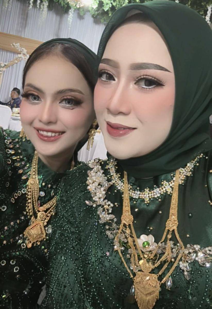 potret artis di resepsi pernikahan Nia LIDA dan Andi Agung (Instagram.com/putriisnari3)