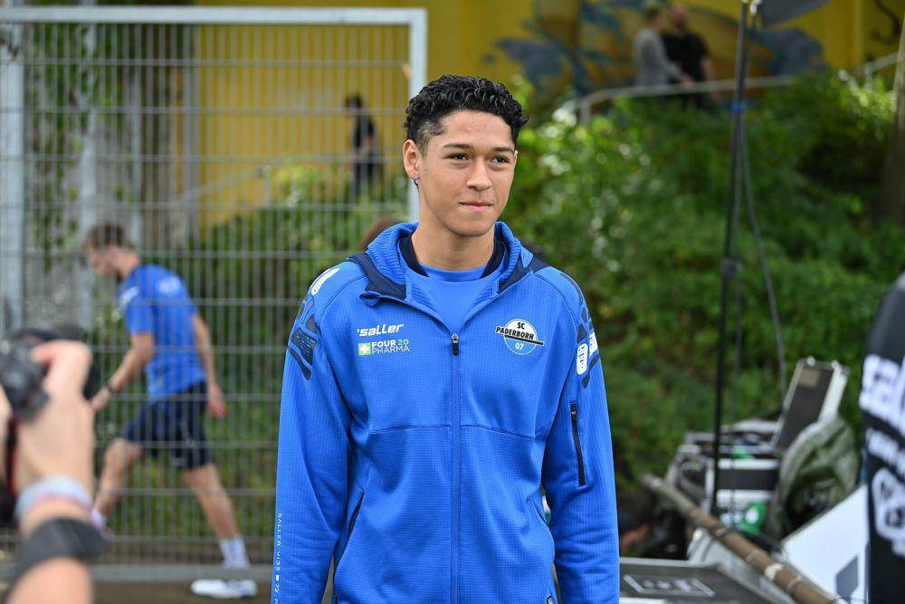 Santiago Castañeda saat berlatih bersama Paderborn. (instagram.com/santigol99)
