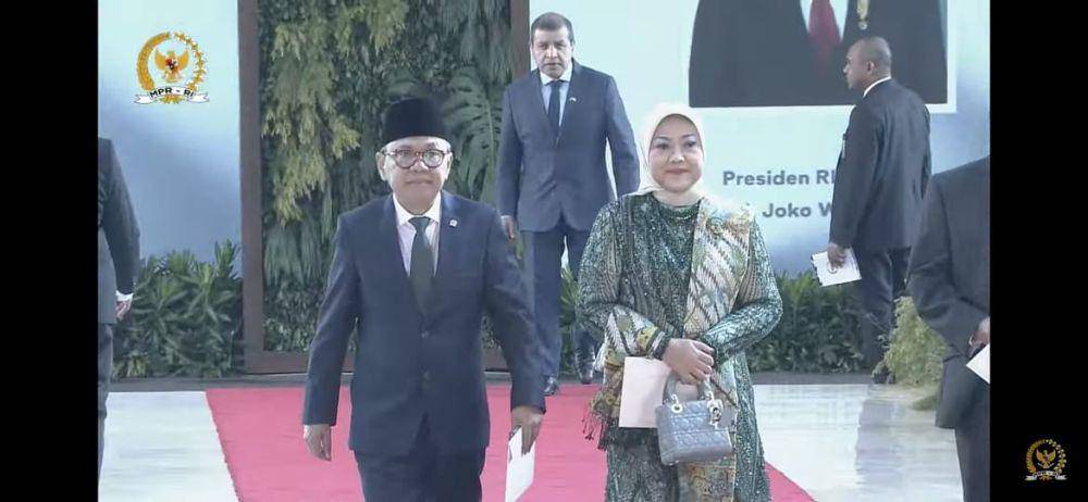 Gaya Tokoh Publik Pria di Pelantikan Presiden dan Wakil Presiden RI (youtube.com/Sekretariat Presiden)