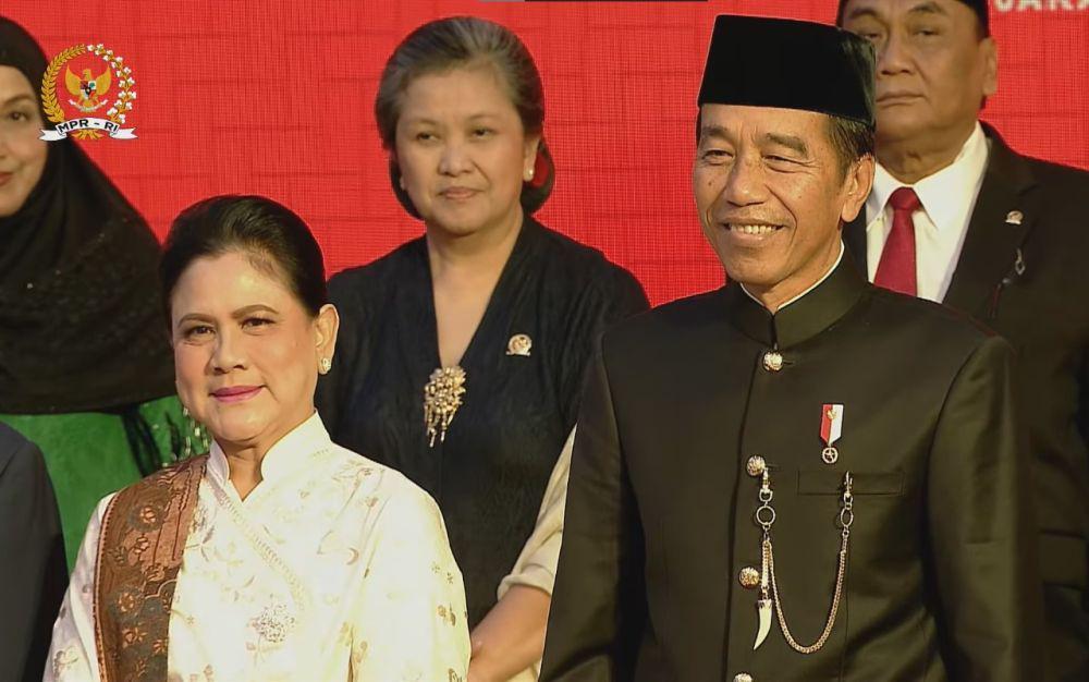 Senyum Lebar Jokowi Saat Prabowo Disebut Presiden Baru