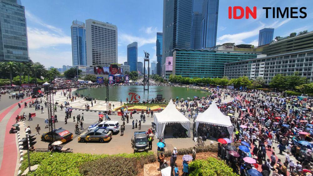 Potret Keramaian di Bundaran HI Saat Pelantikan Prabowo-Gibran
