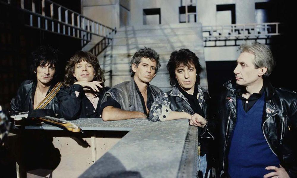 5 Lagu Rock Klasik yang Sempat Dilarang Diputar di Radio