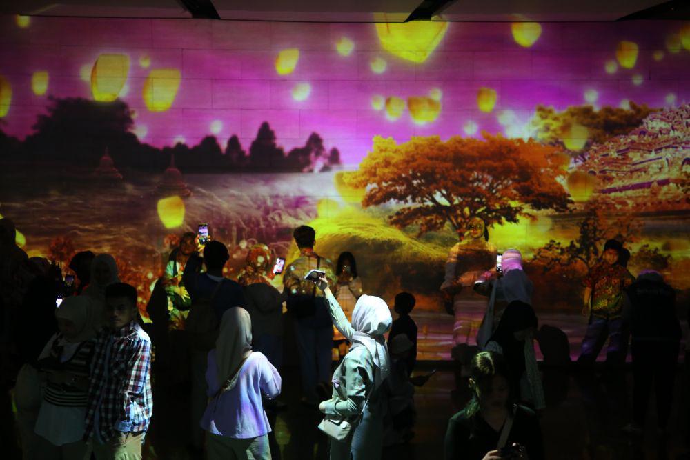 Pameran Video Mapping di Alun-alun Surabaya Jadi Daya Tarik Wisatawan