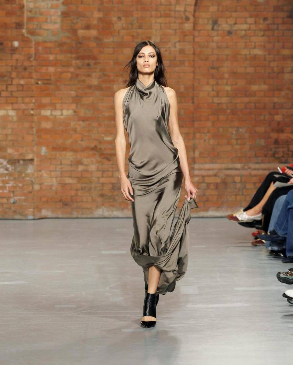 koleksi Aaron Esh di London Fashion Week 2024 (instagram.com/aaron.esh)