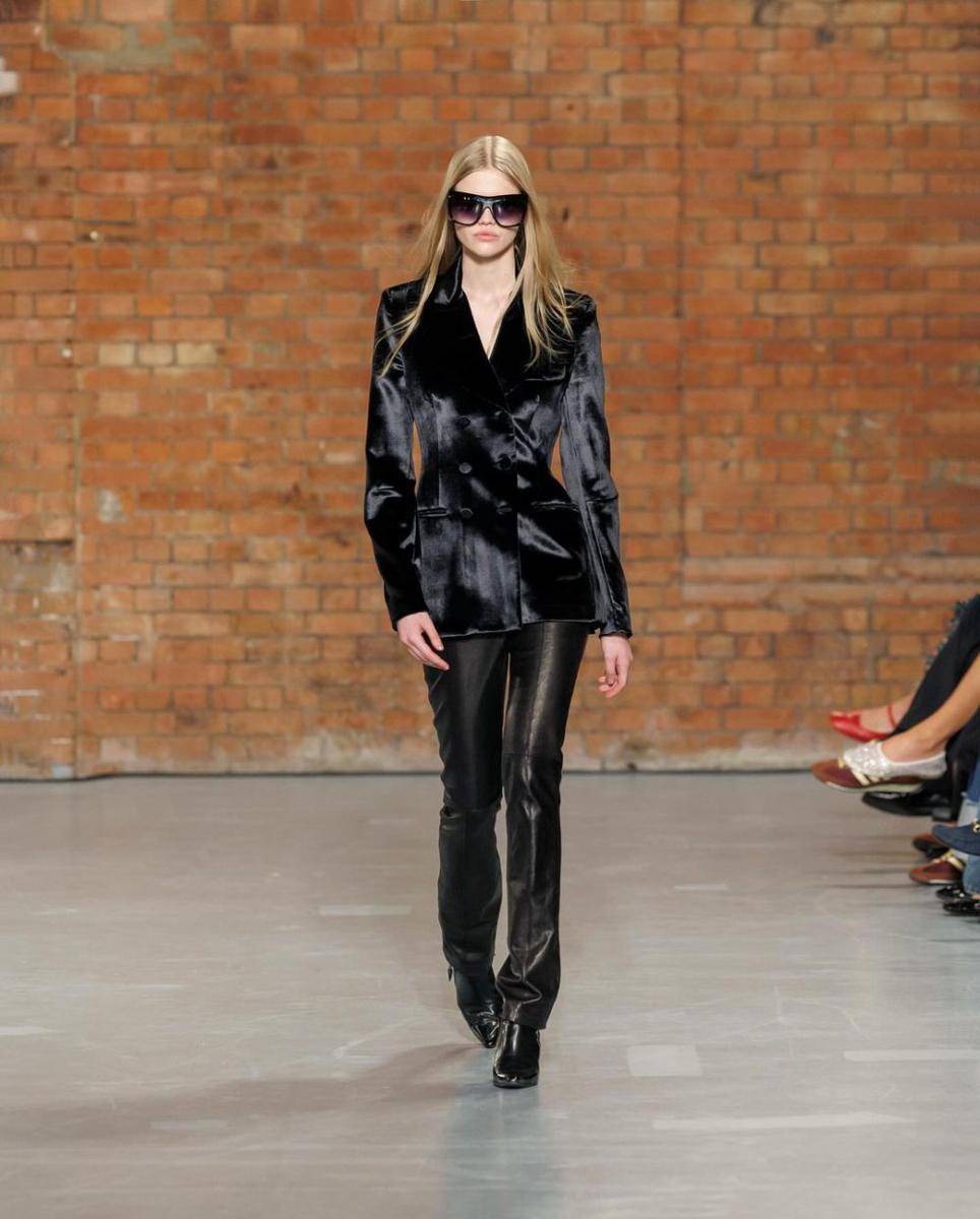 koleksi Aaron Esh di London Fashion Week 2024 (instagram.com/aaron.esh)