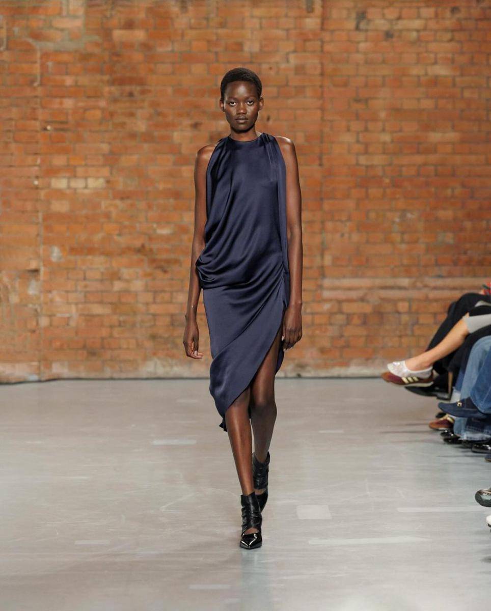 koleksi Aaron Esh di London Fashion Week 2024 (instagram.com/aaron.esh)