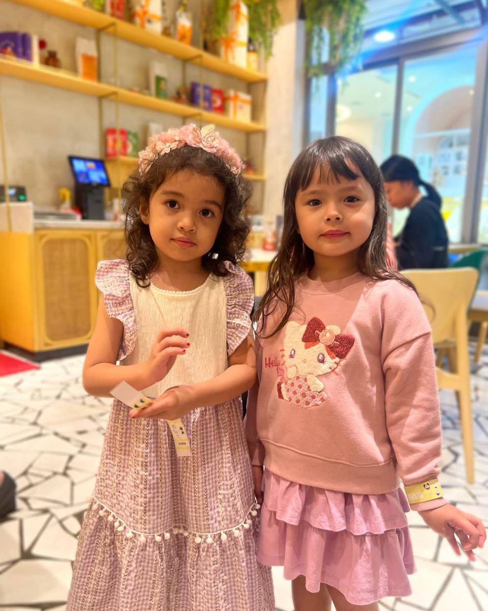 potret Asmirandah di acara launching buku Rianti Cartwright (instagram.com/asmirandah89)
