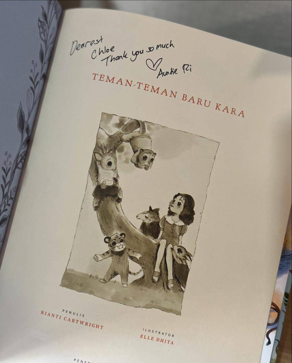 potret Asmirandah di acara launching buku Rianti Cartwright (instagram.com/asmirandah89)