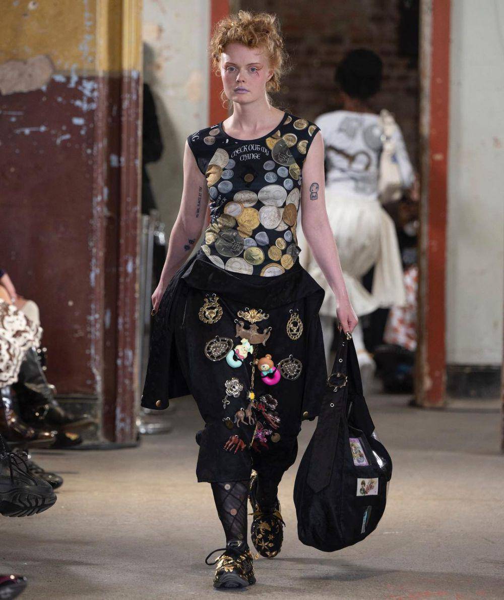 koleksi SS25 Chopova Lowena di London Fashion Week 2024 (instagram.com/chopovalowena)