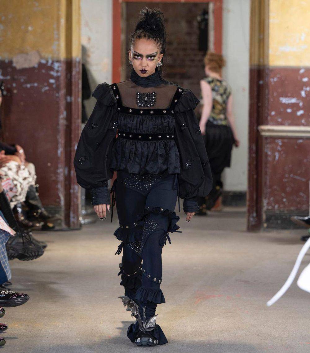 koleksi SS25 Chopova Lowena di London Fashion Week 2024 (instagram.com/chopovalowena)