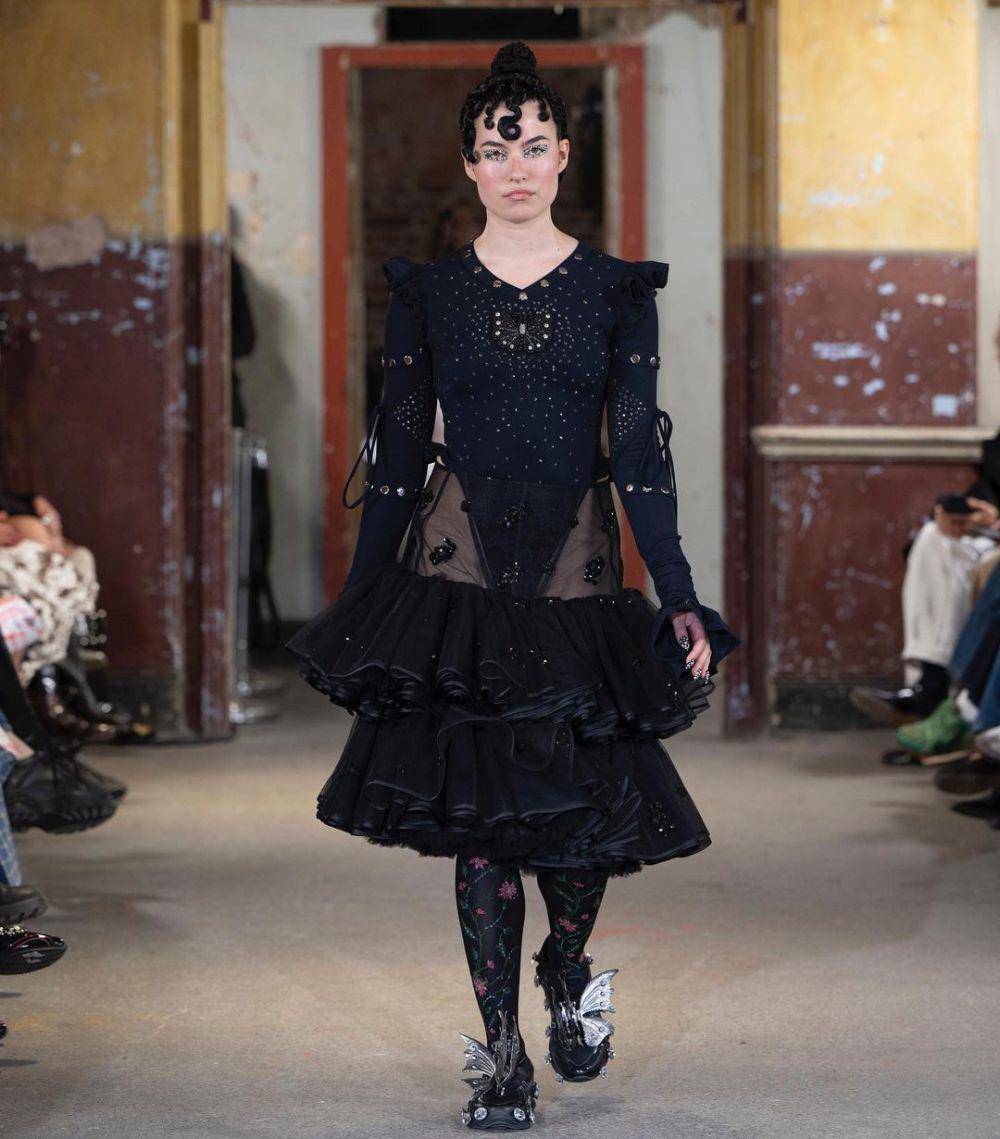 koleksi SS25 Chopova Lowena di London Fashion Week 2024 (instagram.com/chopovalowena)