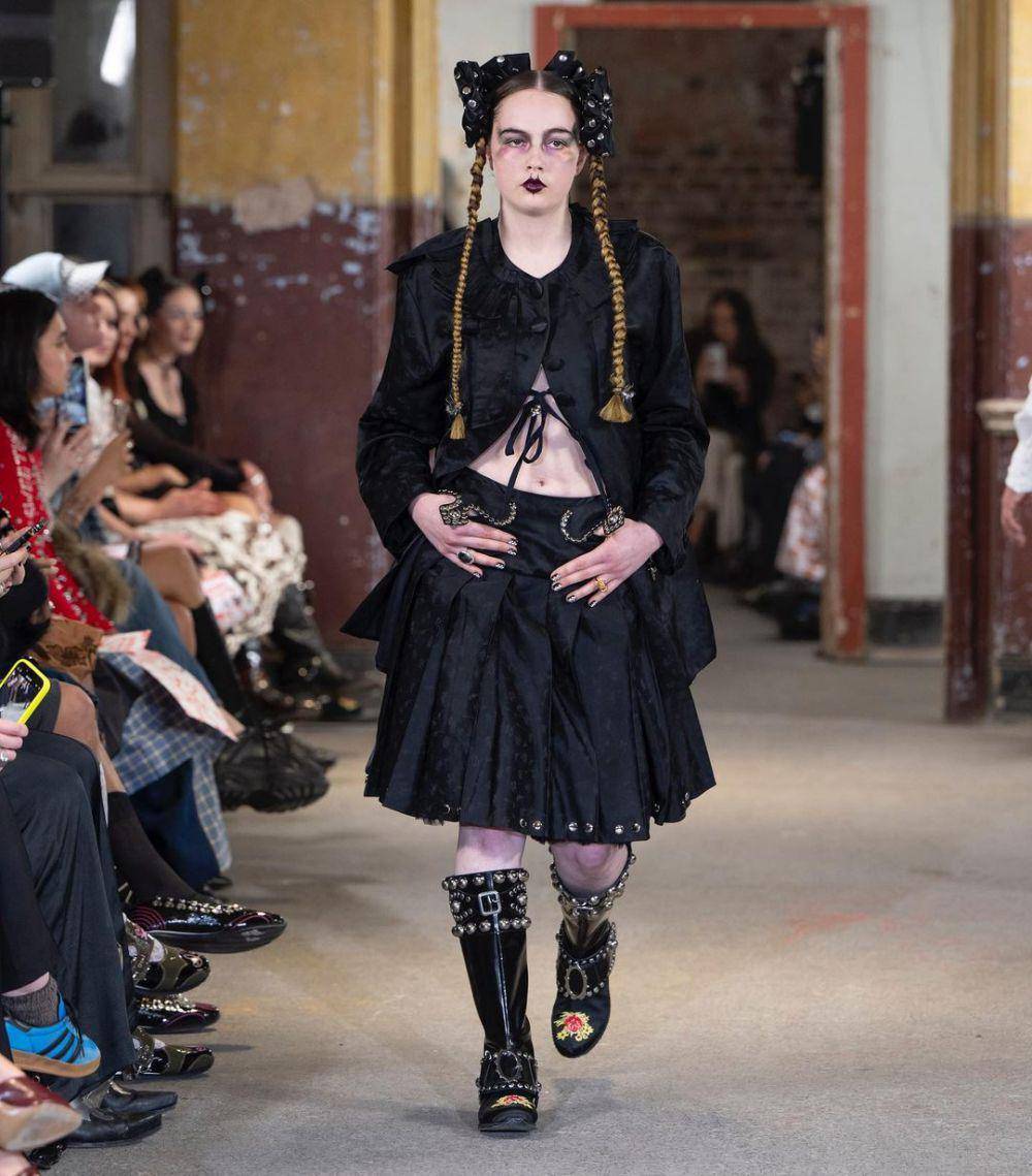 koleksi SS25 Chopova Lowena di London Fashion Week 2024 (instagram.com/chopovalowena)