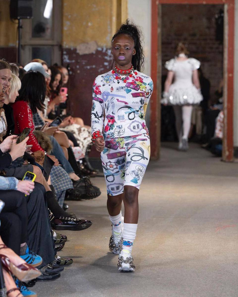 koleksi SS25 Chopova Lowena di London Fashion Week 2024 (instagram.com/chopovalowena)