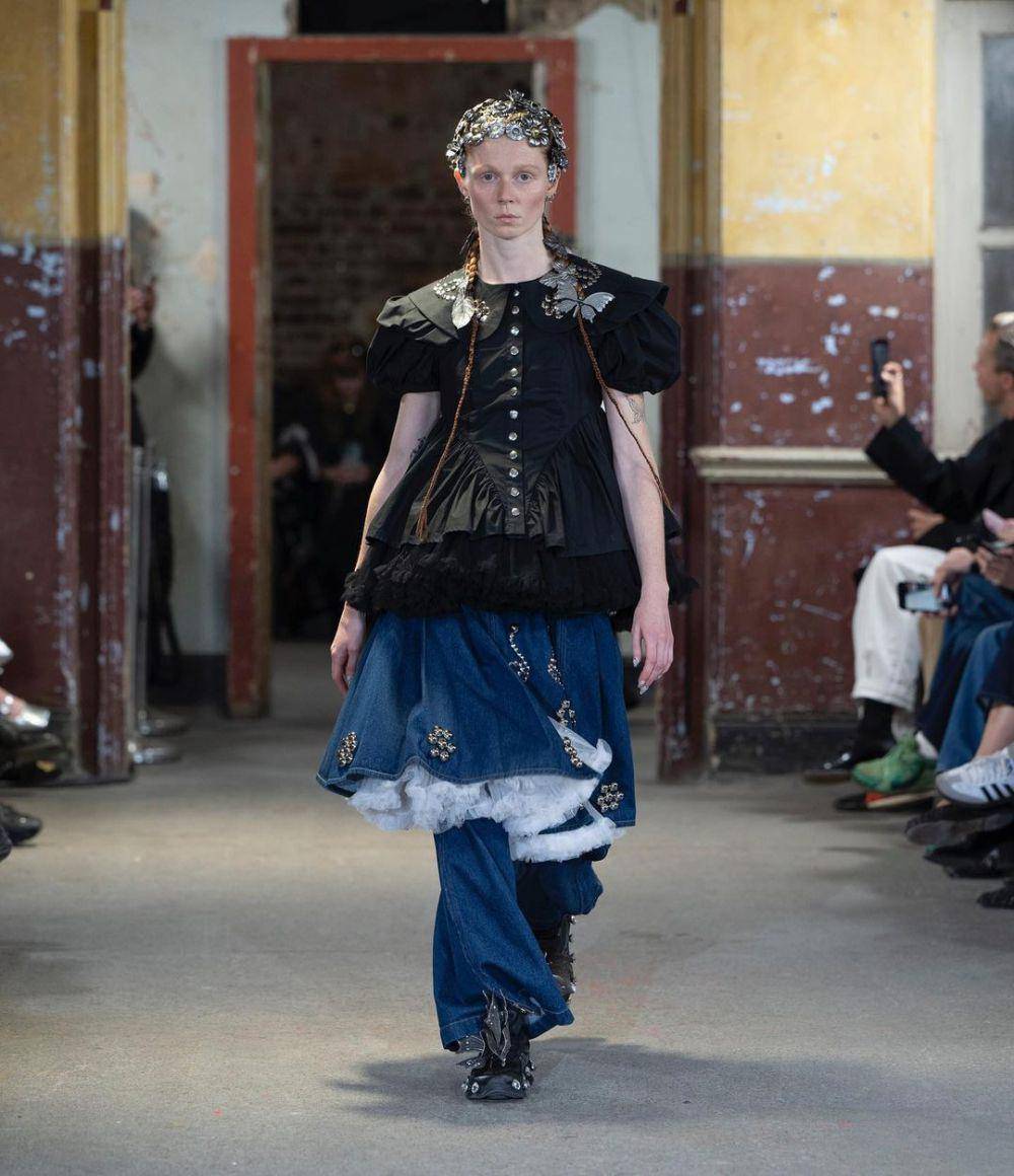 koleksi SS25 Chopova Lowena di London Fashion Week 2024 (instagram.com/chopovalowena)