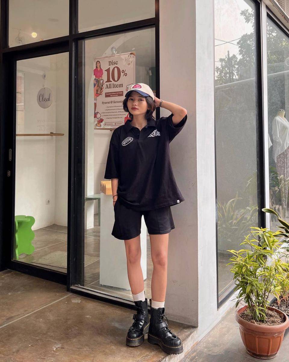 Adela Dwi (instagram.com/adeladwis)